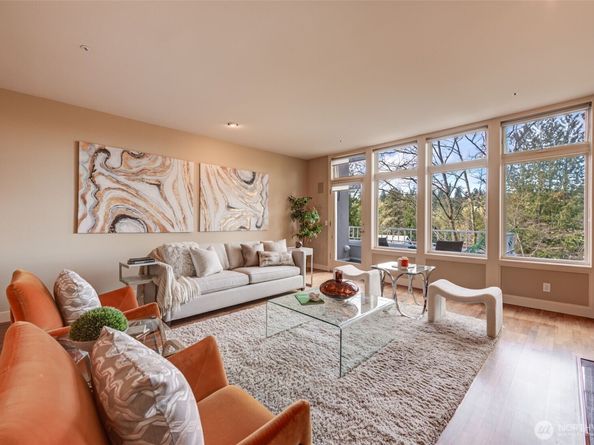 600 Bellevue Way SE 301, Bellevue WA 98004