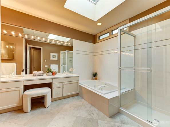 600 Bellevue Way SE 301, Bellevue WA 98004