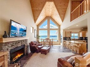 49 M Whidbey Island Drive, Everett WA 98206