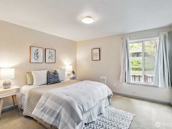 3661 Phinney Avenue N 208, Seattle WA 98103