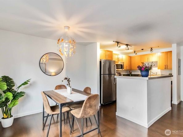 3661 Phinney Avenue N 208, Seattle WA 98103