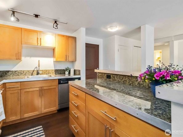 3661 Phinney Avenue N 208, Seattle WA 98103