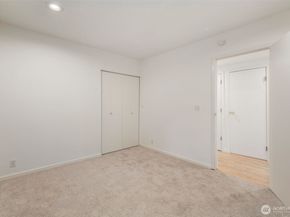 16939 SE 39th Street, Bellevue WA 98008