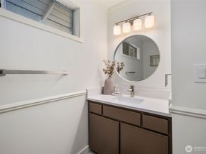 16939 SE 39th Street, Bellevue WA 98008