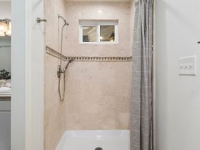 16939 SE 39th Street, Bellevue WA 98008