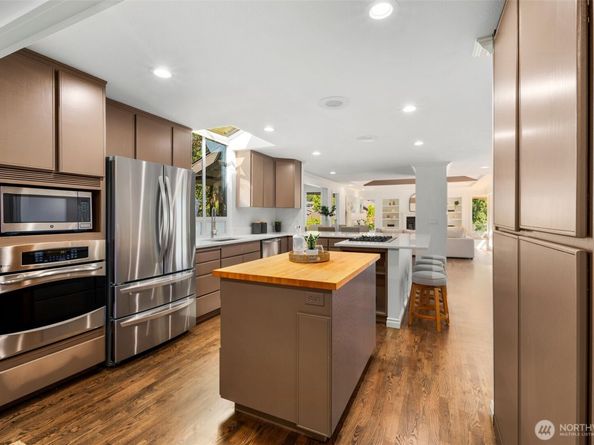 16939 SE 39th Street, Bellevue WA 98008