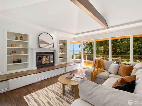 16939 SE 39th Street, Bellevue WA 98008