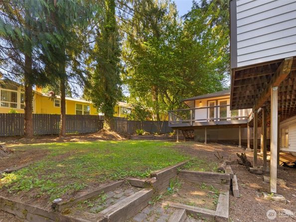 16939 SE 39th Street, Bellevue WA 98008