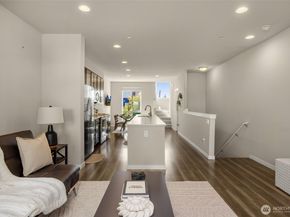 16201 Meadow Road G2, Lynnwood WA 98087