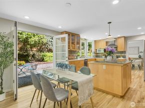 11750 NE 36th Place, Bellevue WA 98005