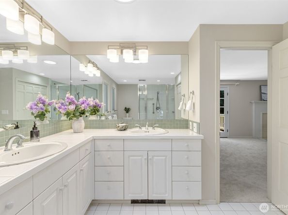 11750 NE 36th Place, Bellevue WA 98005