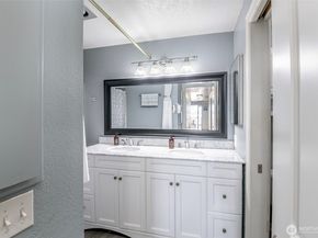 813 S 227th Place 5, Des Moines WA 98198