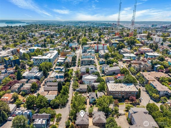 203 20th Avenue E, Seattle WA 98112