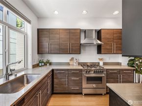 203 20th Avenue E, Seattle WA 98112