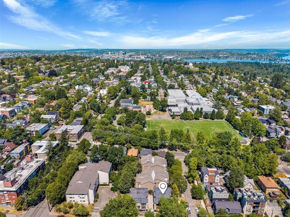 203 20th Avenue E, Seattle WA 98112