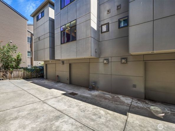 203 20th Avenue E, Seattle WA 98112