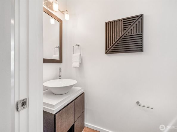 203 20th Avenue E, Seattle WA 98112
