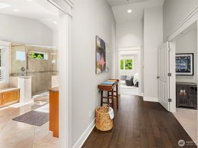 8418 SE 44th Street, Mercer Island WA 98040