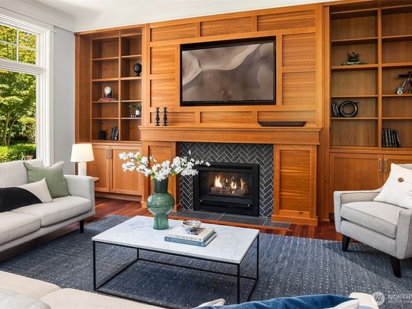 8418 SE 44th Street, Mercer Island WA 98040