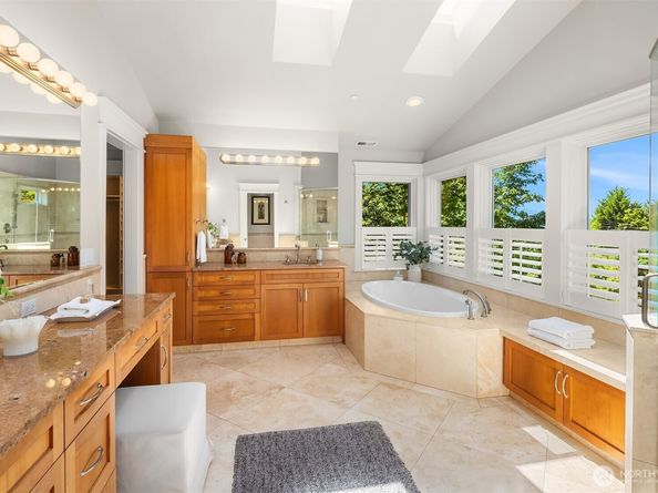 8418 SE 44th Street, Mercer Island WA 98040