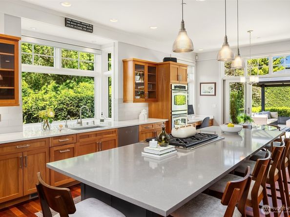 8418 SE 44th Street, Mercer Island WA 98040