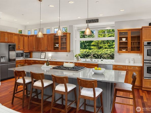 8418 SE 44th Street, Mercer Island WA 98040