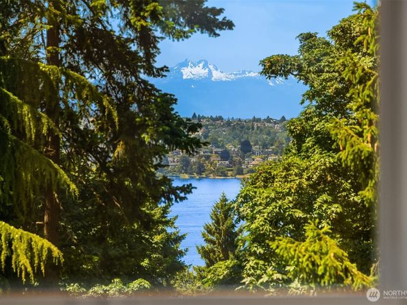 8418 SE 44th Street, Mercer Island WA 98040