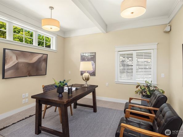 8418 SE 44th Street, Mercer Island WA 98040