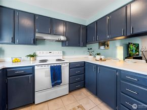 20110 60th Avenue W F26, Lynnwood WA 98036