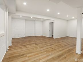 125 1st Avenue NW, Issaquah WA 98027