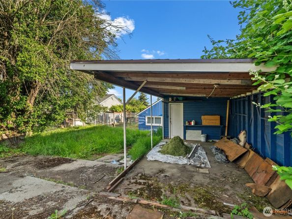 4222 S spencer Street, Seattle WA 98118