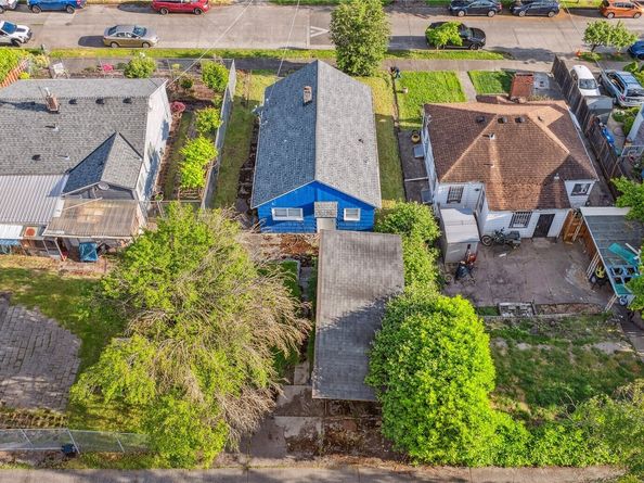 4222 S spencer Street, Seattle WA 98118