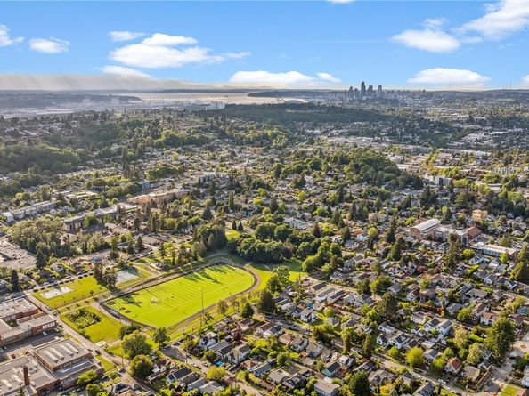 4222 S spencer Street, Seattle WA 98118