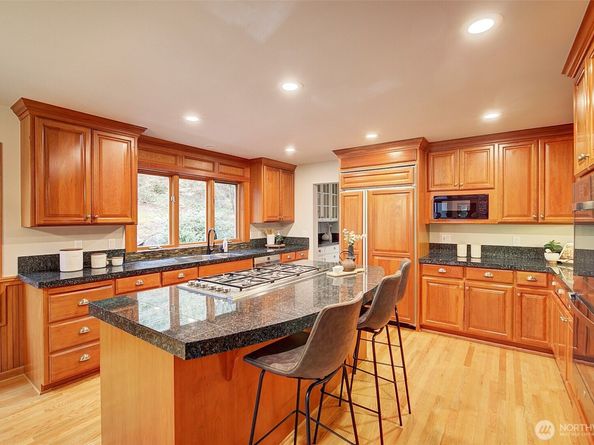 13799 NE 32 Place NE, Bellevue WA 98005