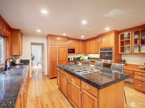 13799 NE 32 Place NE, Bellevue WA 98005