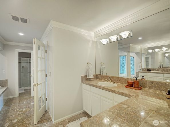 13799 NE 32 Place NE, Bellevue WA 98005