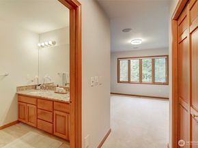13799 NE 32 Place NE, Bellevue WA 98005