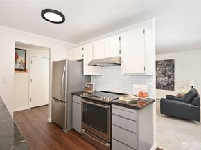 7021 Sand Point Wy B319, Seattle WA 98115