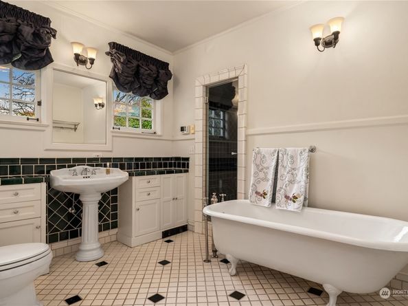 3802 E John Street, Seattle WA 98112