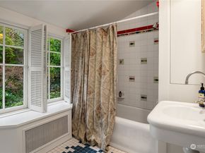3802 E John Street, Seattle WA 98112