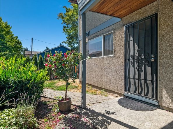 13041 12th Avenue SW, Burien WA 98146