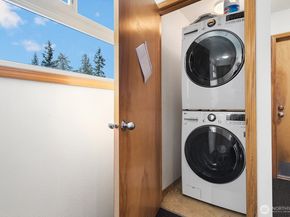 9517 35th Avenue NE 2A, Seattle WA 98115