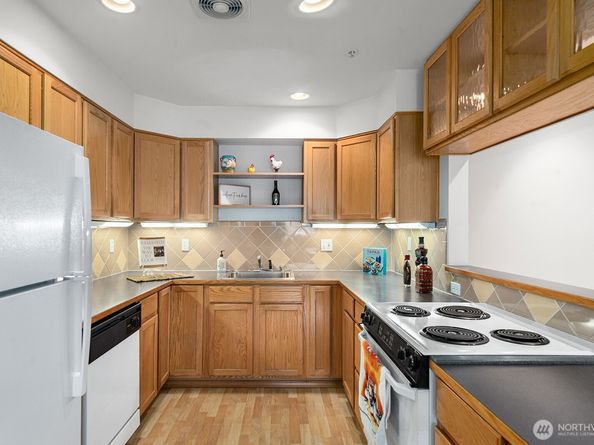 9517 35th Avenue NE 2A, Seattle WA 98115