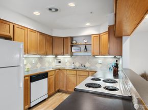 9517 35th Avenue NE 2A, Seattle WA 98115