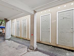 9517 35th Avenue NE 2A, Seattle WA 98115