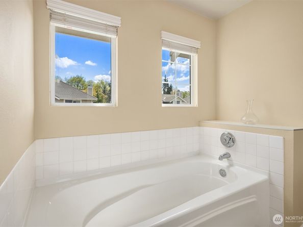 23609 51st Avenue S 10, Kent WA 98032
