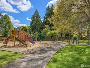 23609 51st Avenue S 10, Kent WA 98032