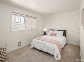 1751 NW 58th Street 4, Seattle WA 98107