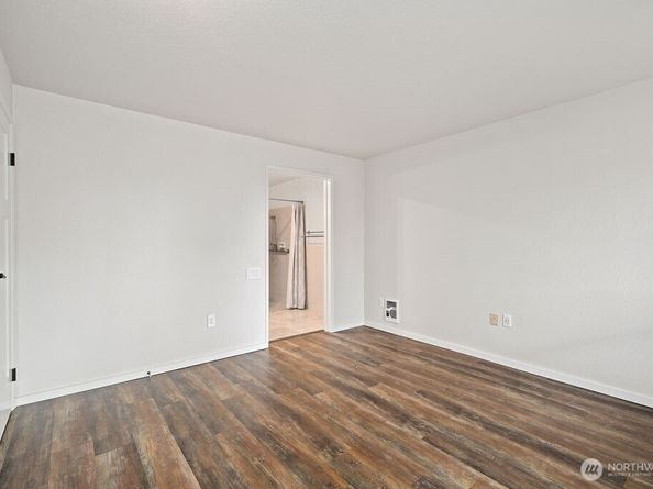 132 Summit Avenue N C1, Kent WA 98030