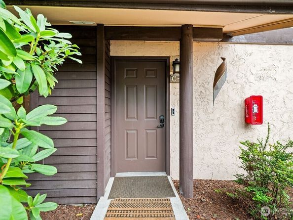 132 Summit Avenue N C1, Kent WA 98030